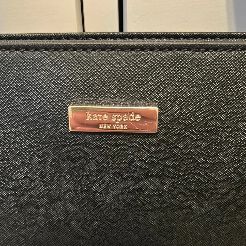 Kate Spade Black Tote Bag with Elegant Design - Picture 2 of 8